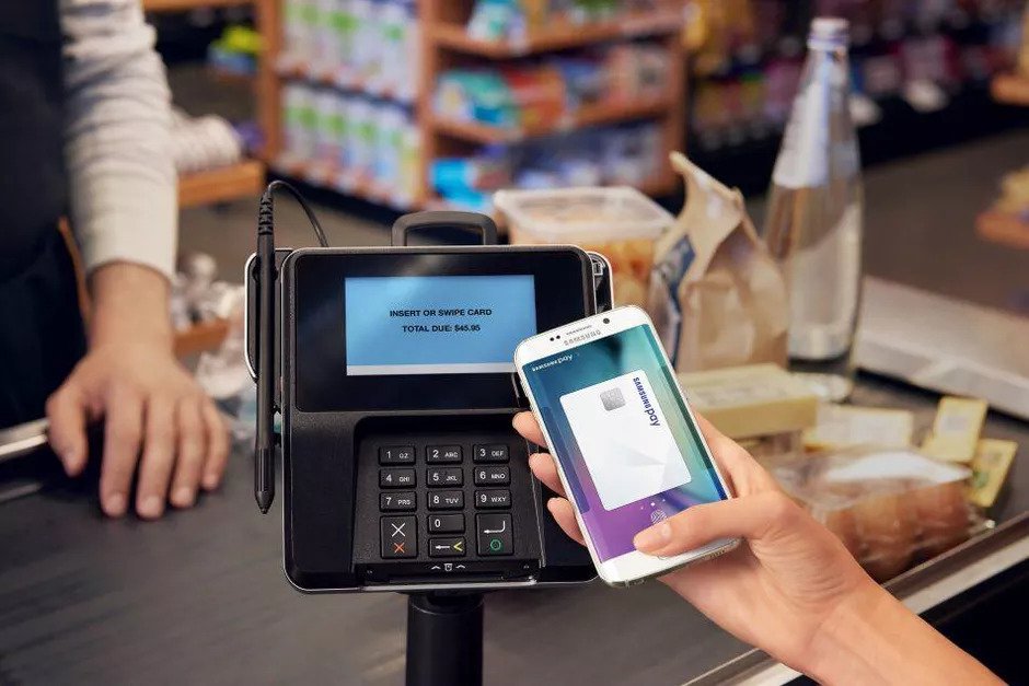 Transaksi mobile dengan Samsung Money di fitur Samsung Pay dan nanti Samsung Debit Card